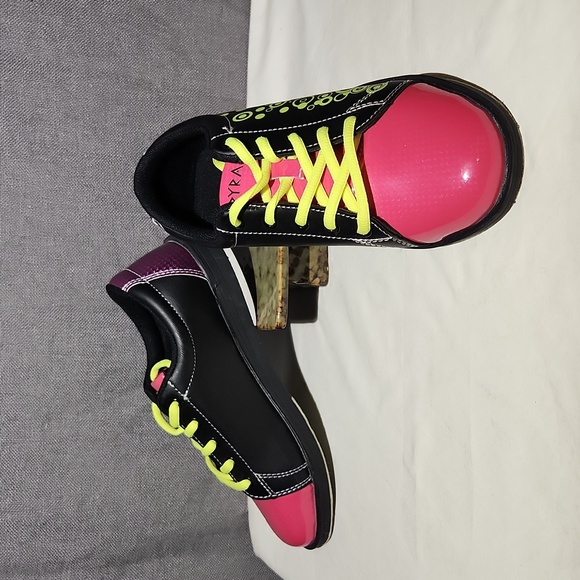 Pyramid Shoes Pyramid Rain Womens Bowling Shoes Size 65 Poshmark